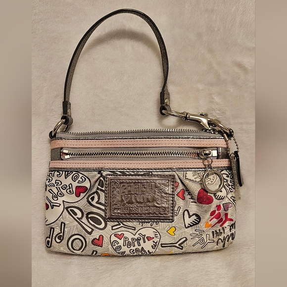 Coach Poppy limited Edition Poppy hearts Graffiti style wristlet. EUC 2009 - Picture 1 of 8